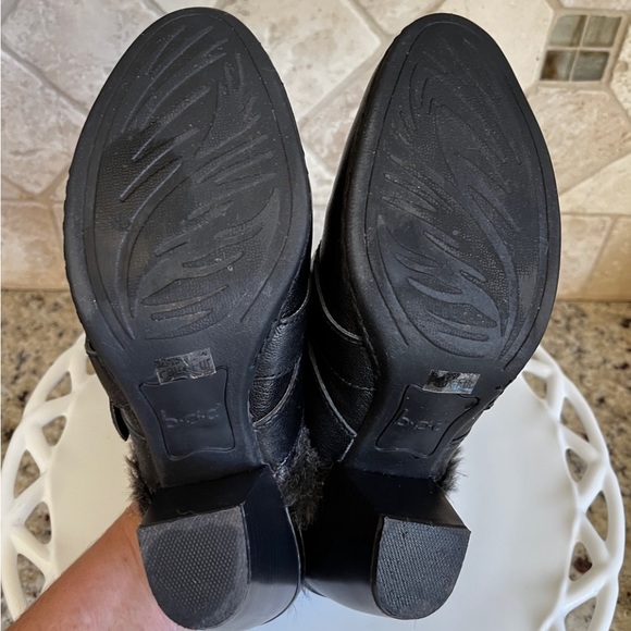 Born BOC Black Mules - Picture 4 of 11